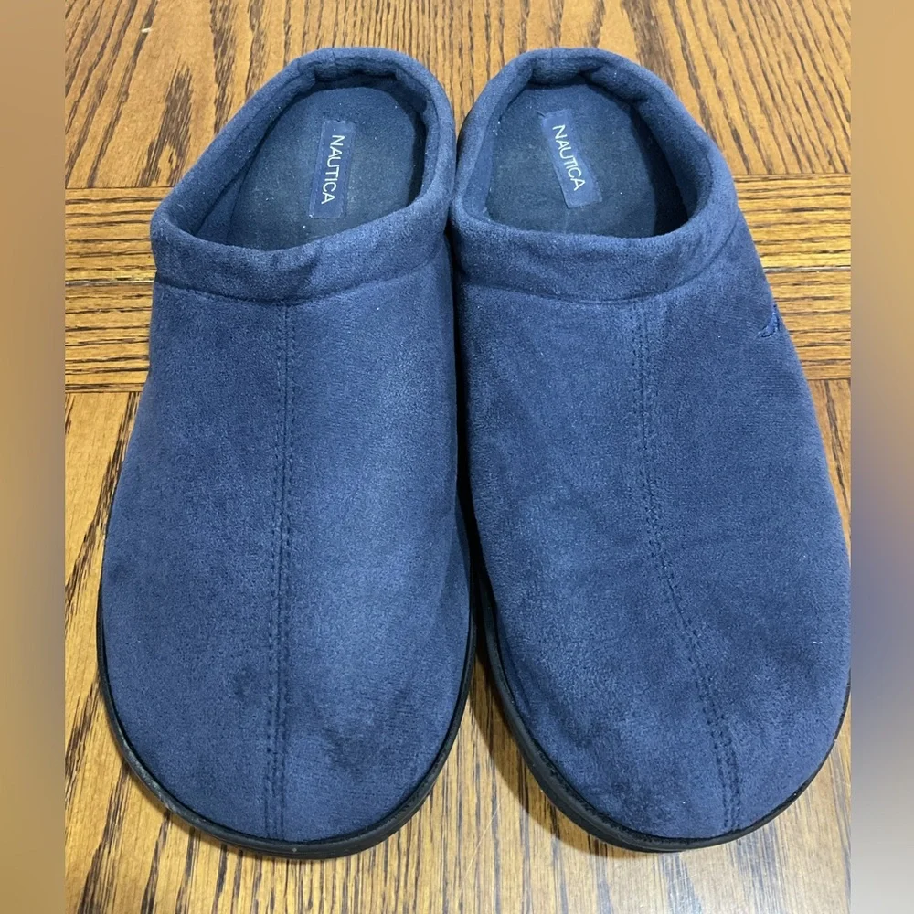 Nautica navy blue soft slippers L